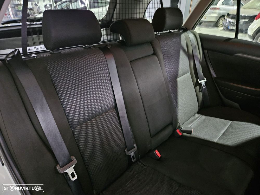 Toyota Avensis - 16