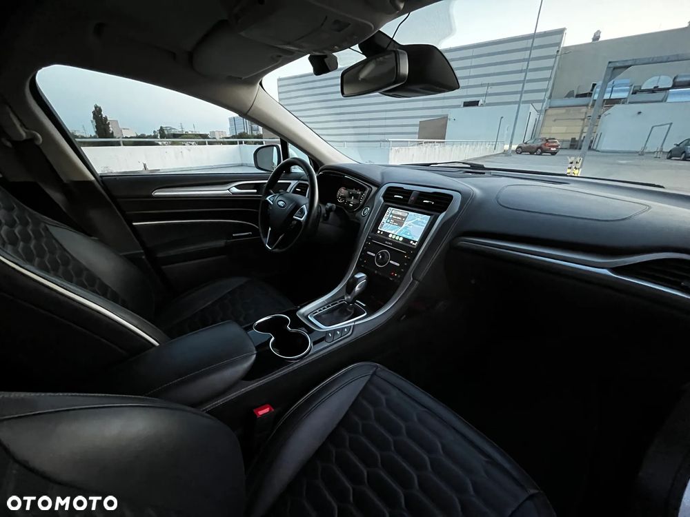 Ford Mondeo Vignale 2.0 EcoBoost - 22