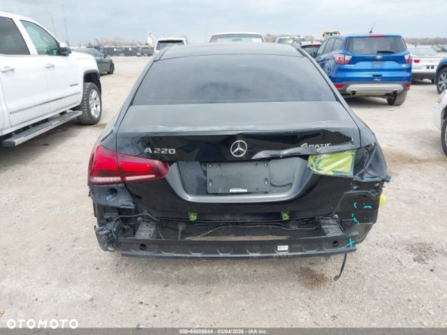 Mercedes-Benz Klasa A 220 4-Matic AMG Line 7G-DCT - 12