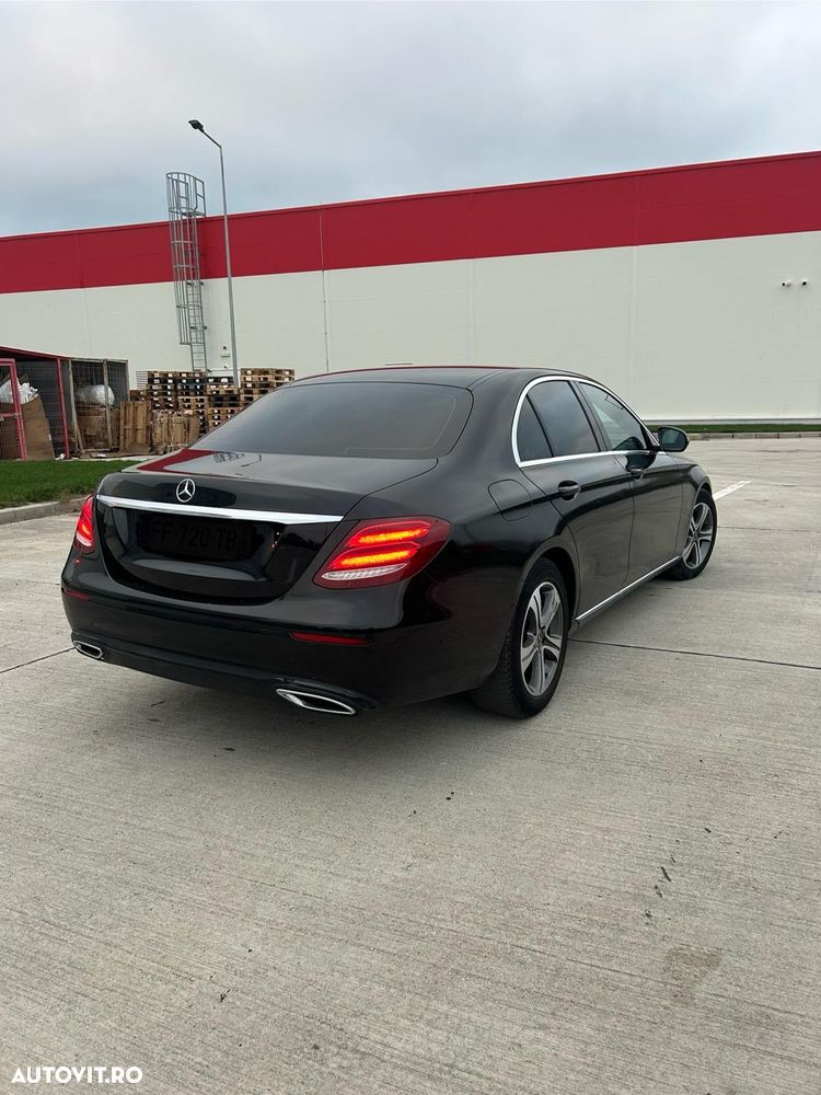 Mercedes-Benz E 220 d T 9G-TRONIC - 4