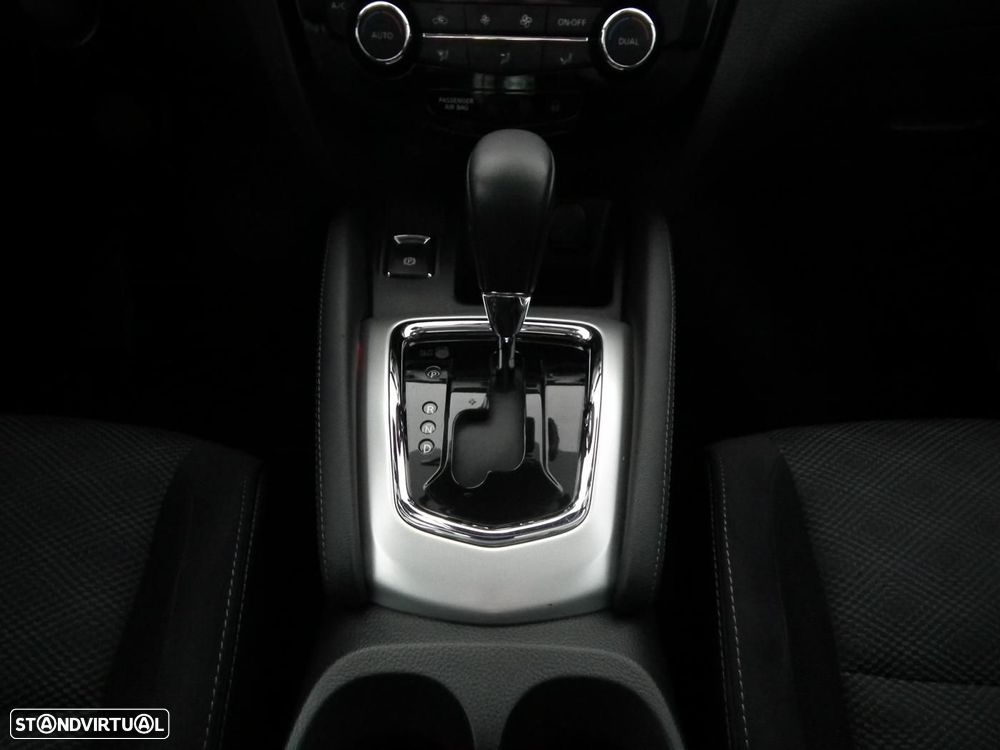 Nissan Qashqai 1.6 dCi N-Connecta 18 Xtronic - 23