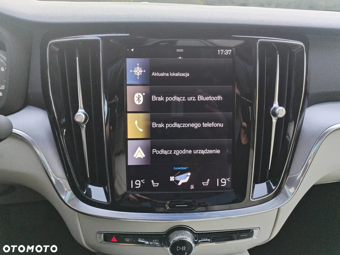 Volvo S60 T6 AWD Momentum Pro - 19