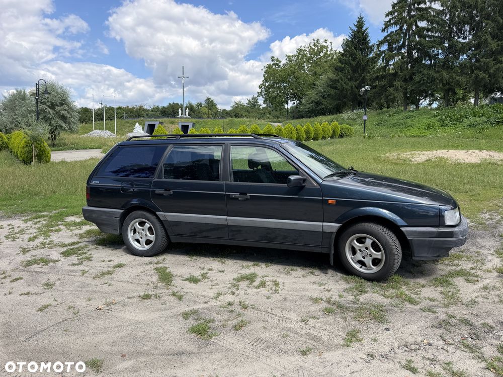 Volkswagen Passat 1.8 GL - 23