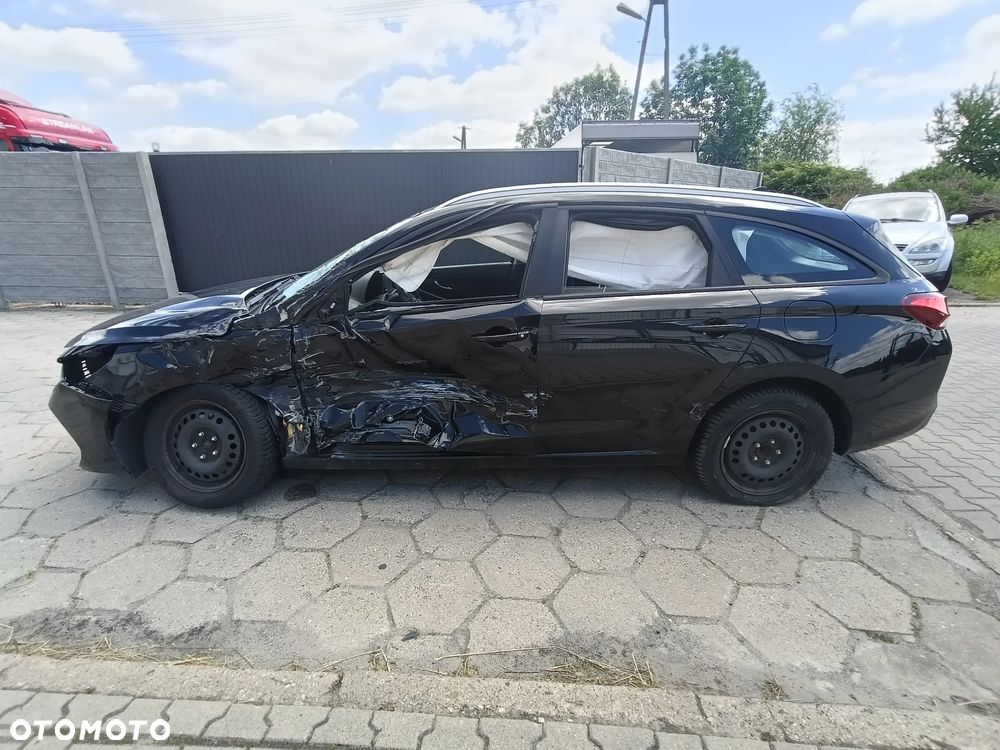 Hyundai i30 1.4 T-GDI YES - 6