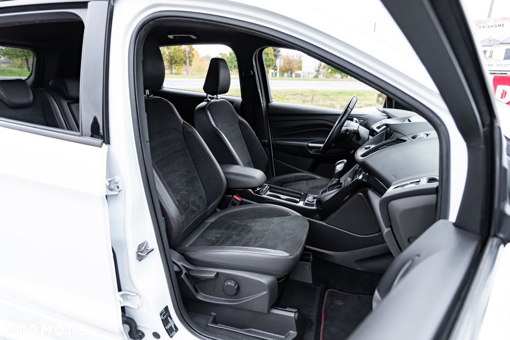 Ford Kuga 2.0 TDCi 4x4 ST-Line - 24