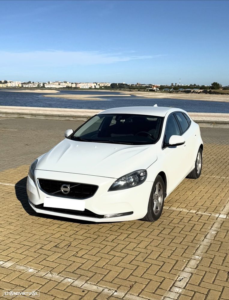 Volvo V40 D2 Momentum - 3