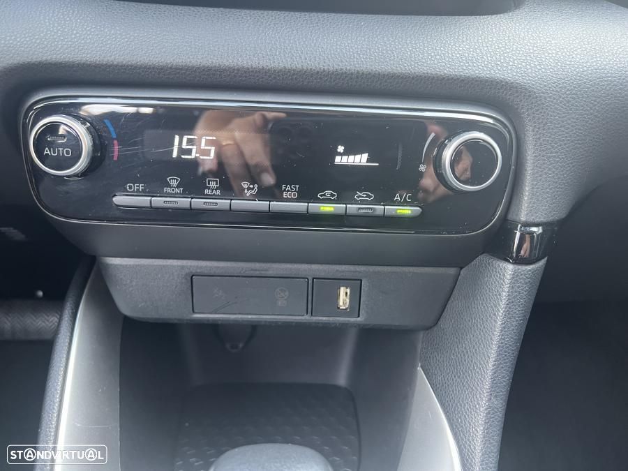 Toyota Yaris 1.5 HDF Comfort Plus - 38