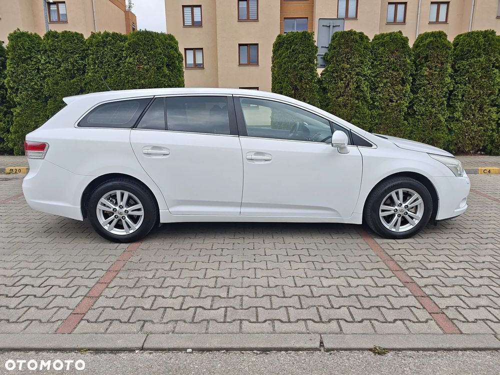 Toyota Avensis 2.0 Sol EU5 - 4