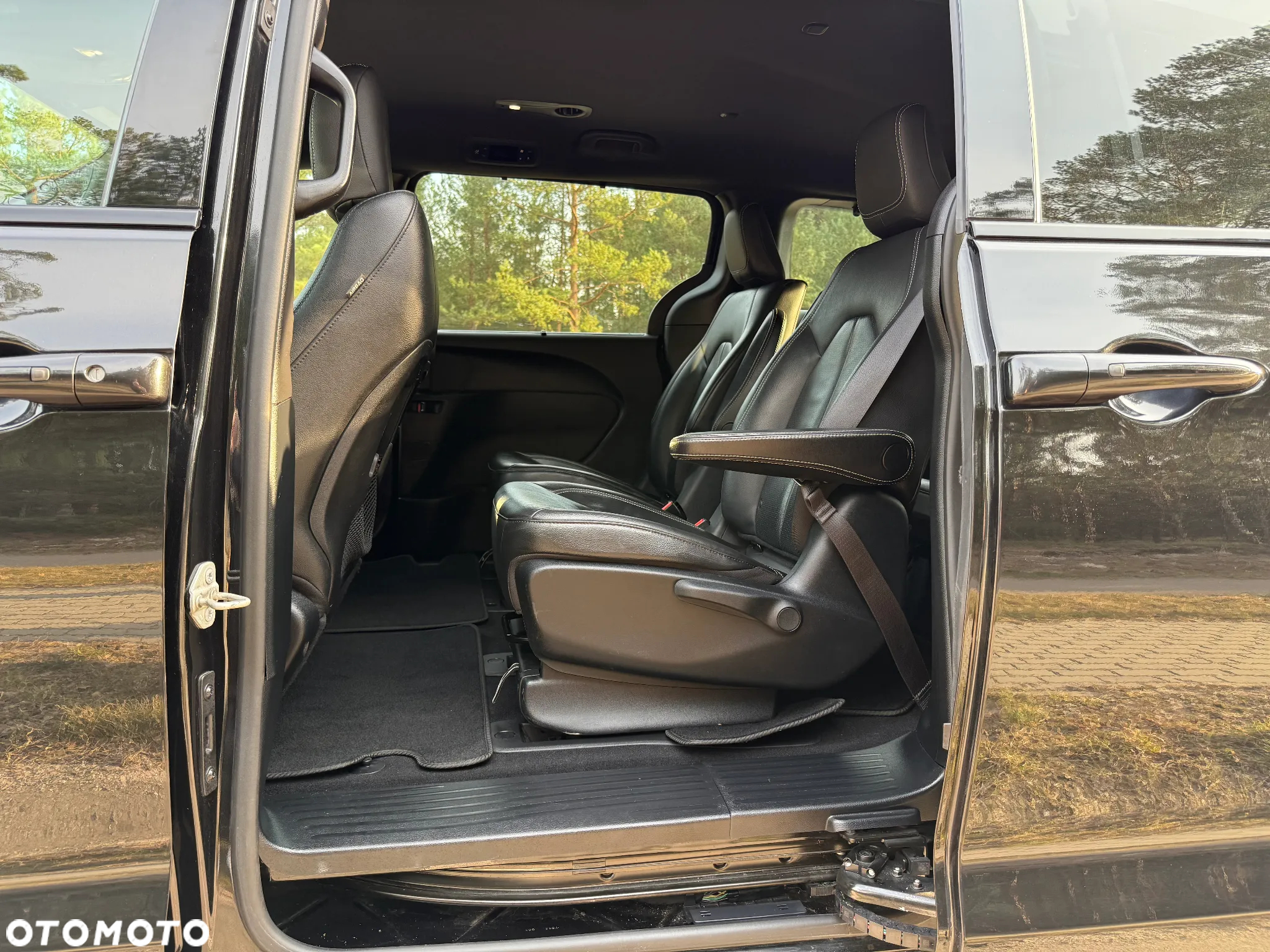 Chrysler Pacifica - 14