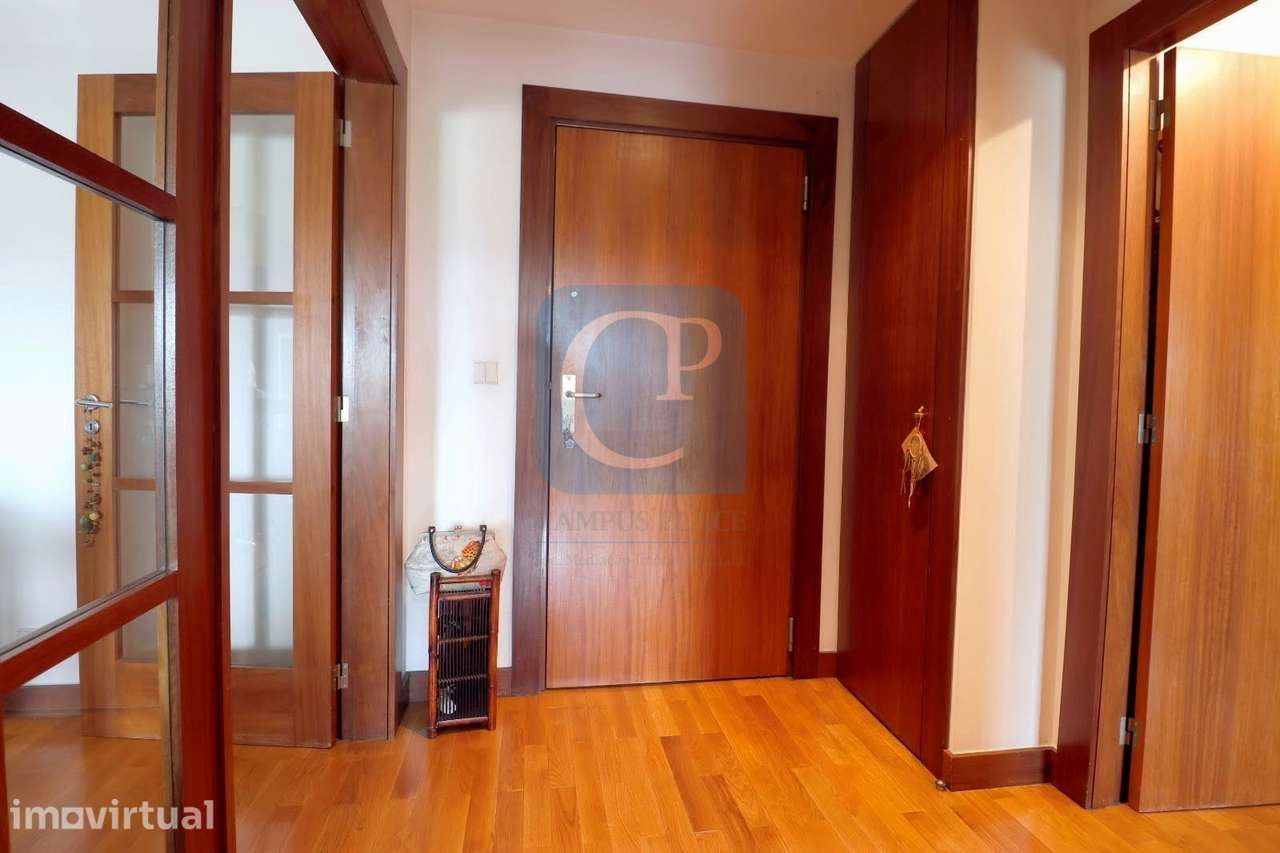 Apartamento T1 com vistas para o Rio Douro em Lordelo do Ouro - Grande imagem: 4/19
