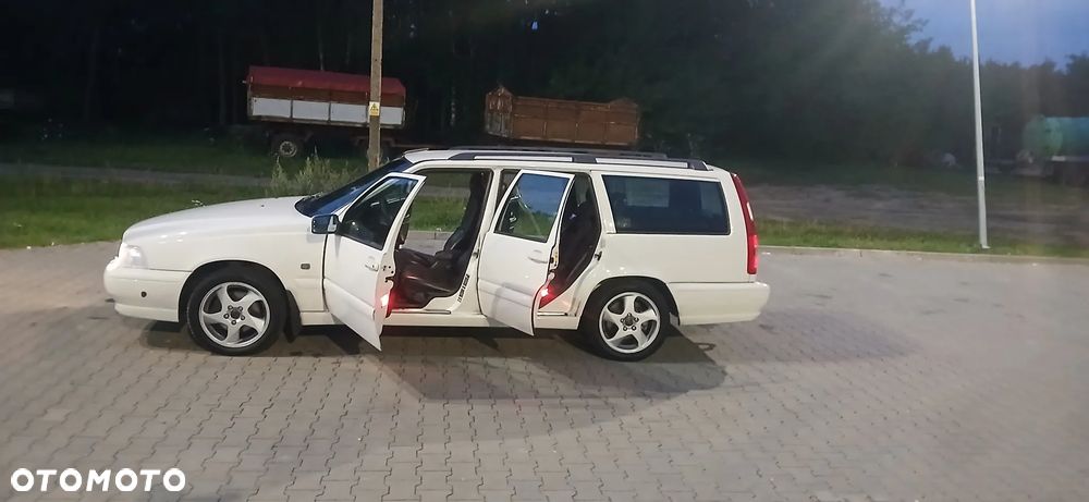 Volvo V70 2.4 - 18