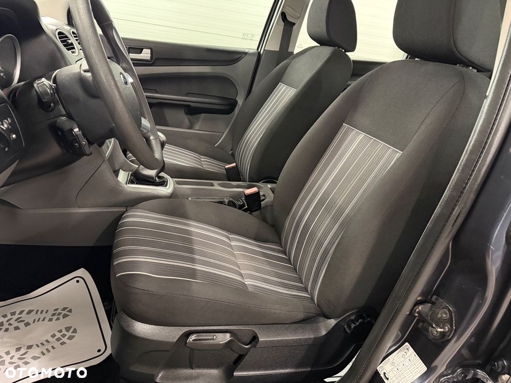 Ford Focus - 22