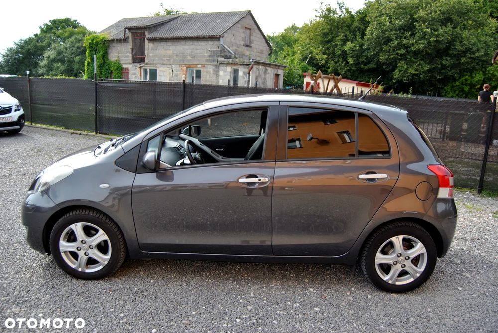 Toyota Yaris 1.33 VVT-i Executive - 24
