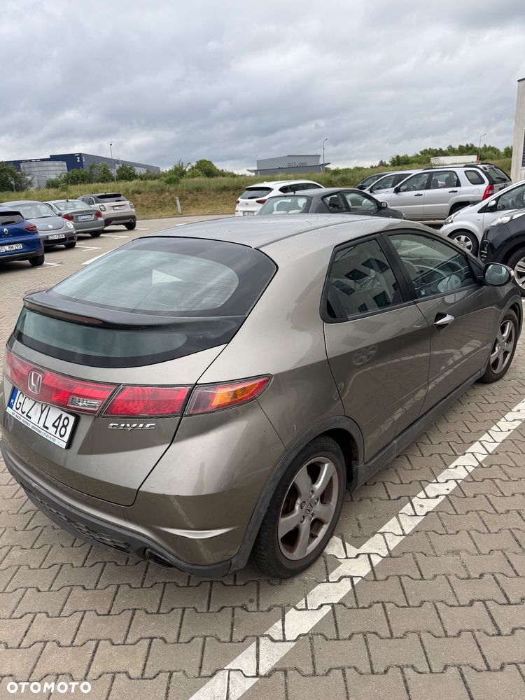 Honda Civic 1.8 Executive - 6
