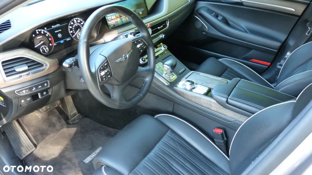 Genesis G90 - 19