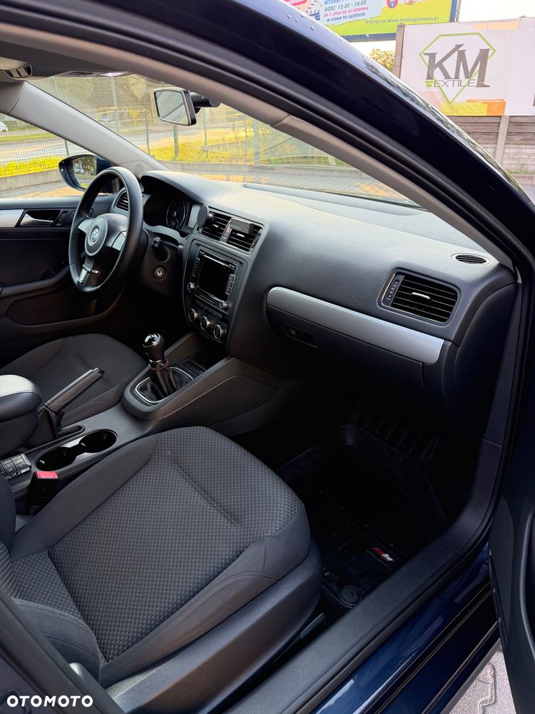 Volkswagen Jetta 1.6 TDI Trendline - 7