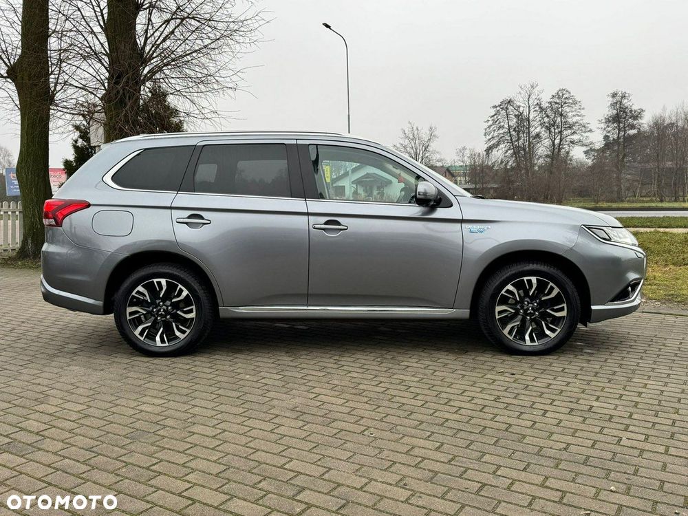 Mitsubishi Outlander - 19