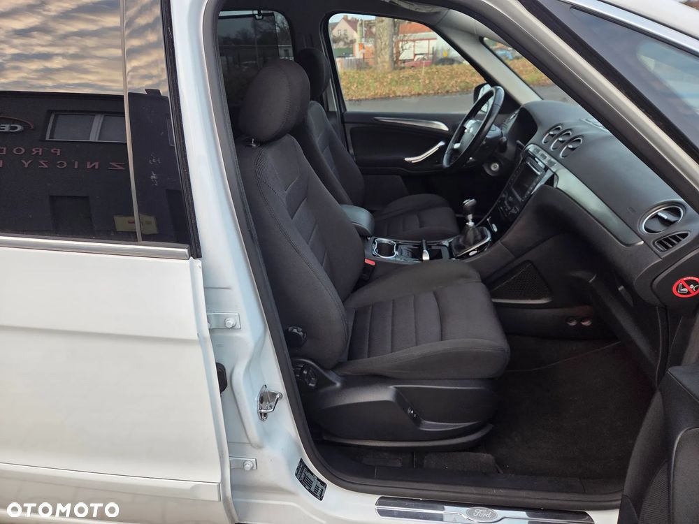 Ford S-Max 2.0 TDCi DPF Titanium X - 29