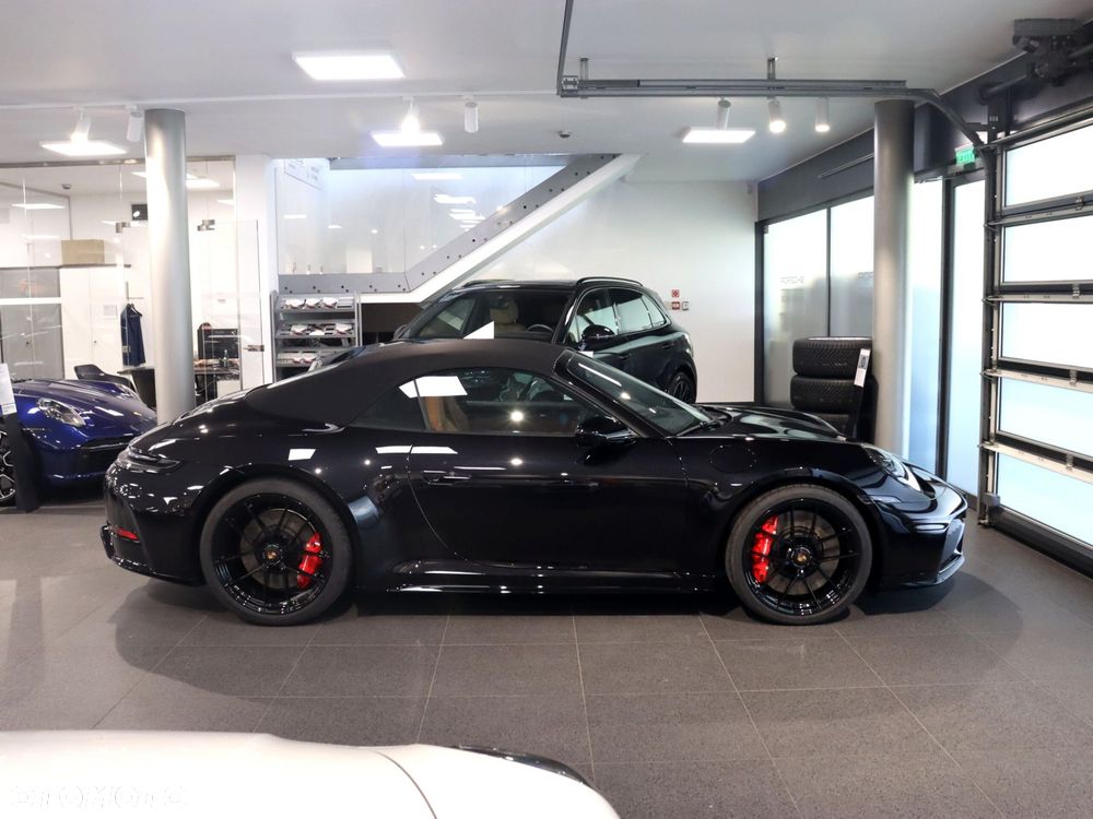 Porsche 911 Carrera T-Hybrid 4 GTS - 6