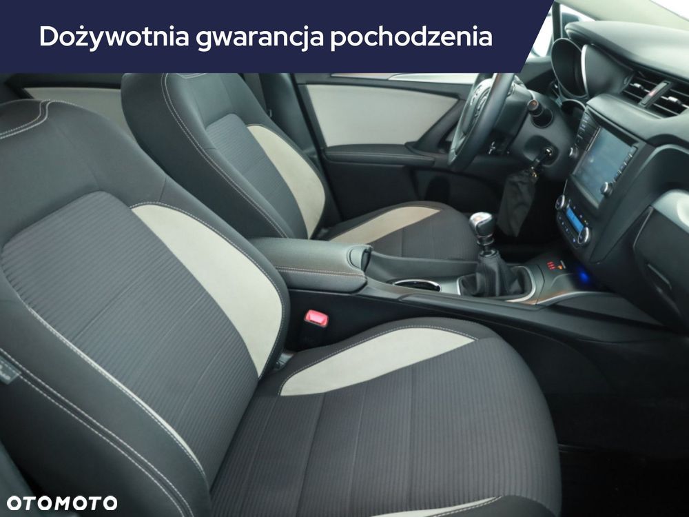 Toyota Avensis - 9