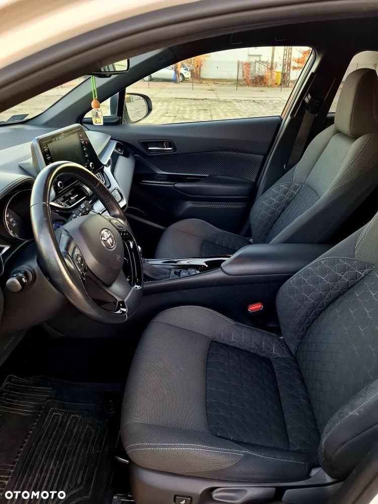 Toyota C-HR - 12