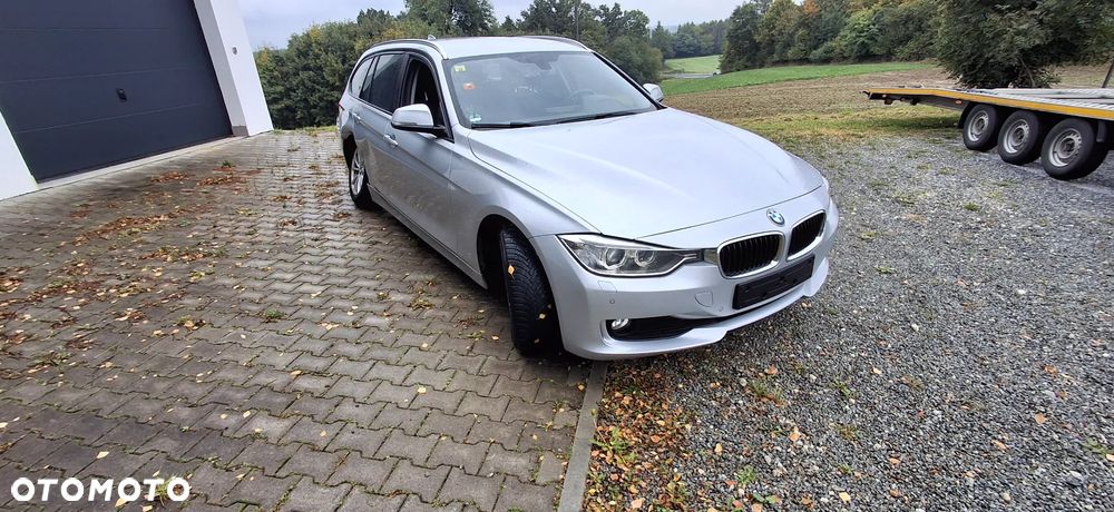 BMW Seria 3 320d DPF Touring - 2