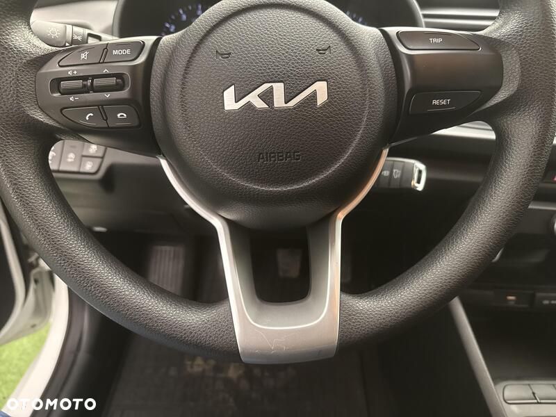 Kia Rio - 14