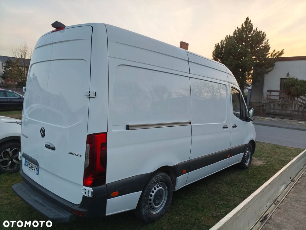 Mercedes-Benz Sprinter - 6