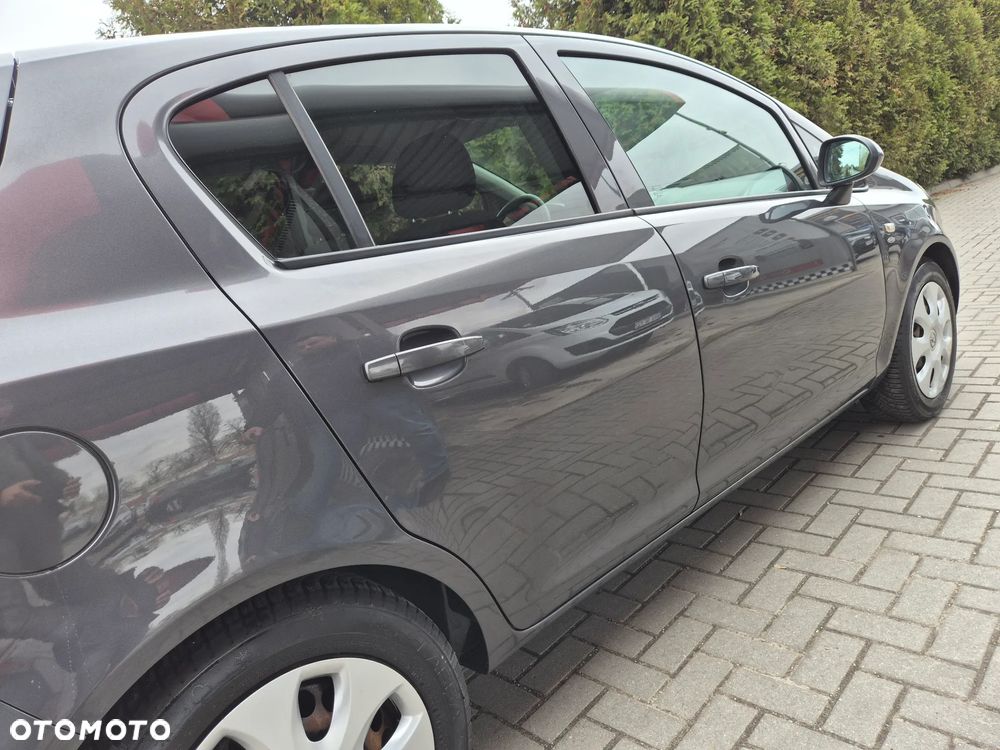 Opel Corsa 1.4 16V Satellite - 23
