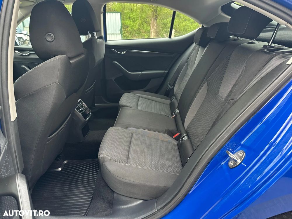 Skoda Octavia 2.0 TDI DSG Ambition - 12