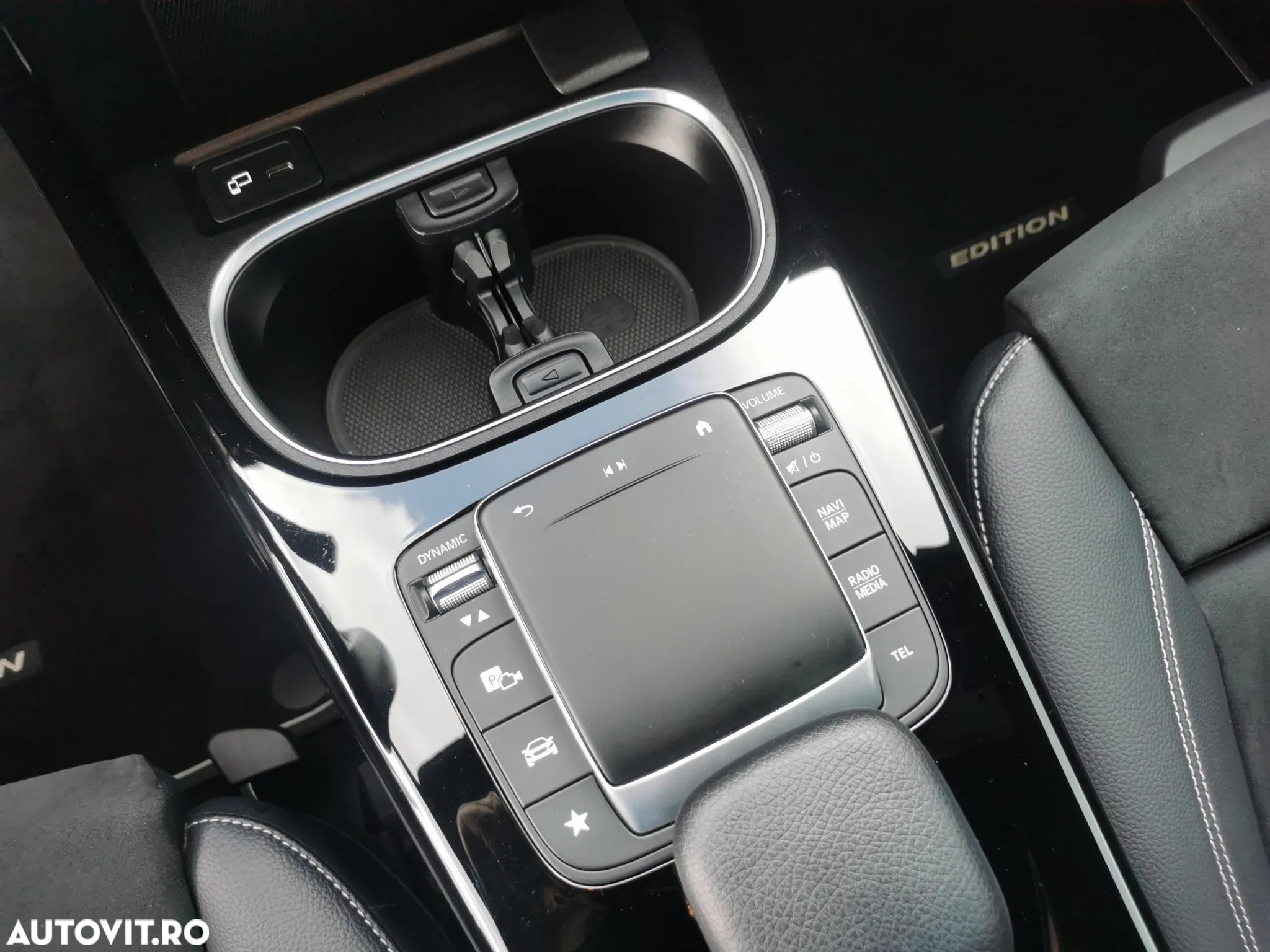 Mercedes-Benz A 250 e 8G-DCT AMG Line - 22