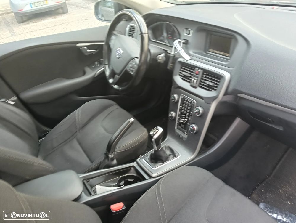 Volvo V40 1.6 D2 Momentum Eco - 10