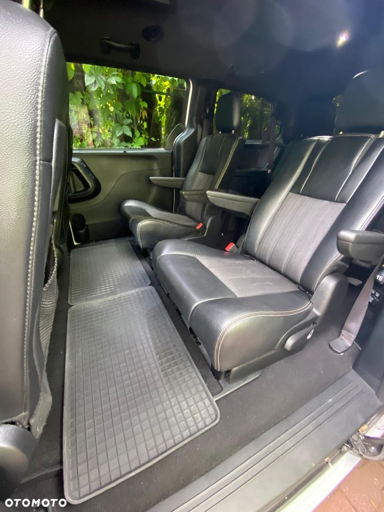 Chrysler Town & Country 3.6 Limited - 6