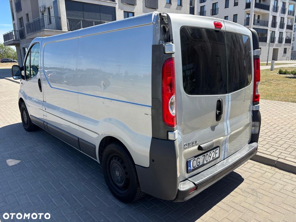 Opel Vivaro - 11