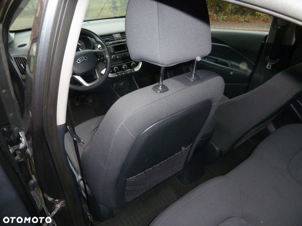 Kia Rio 1.2 L - 13