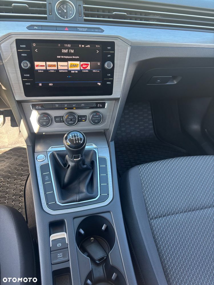 Volkswagen Passat 1.4 TSI BMT Comfortline - 30