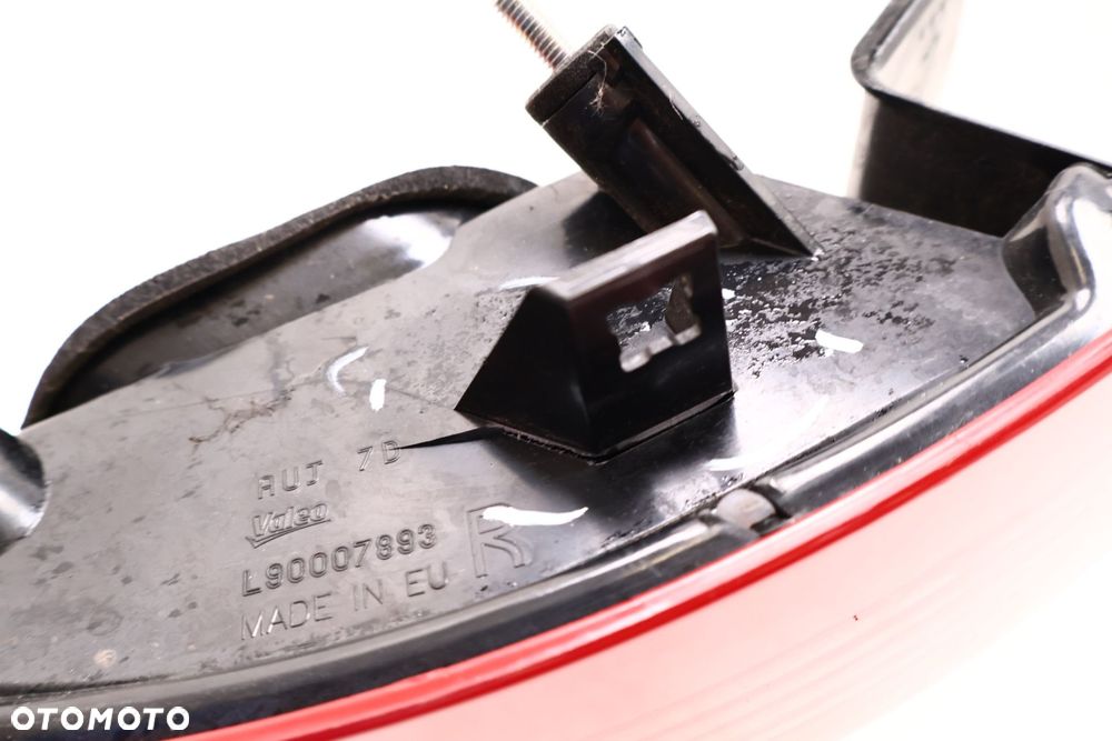 VOLVO XC60 I LIFT LAMPA PRAWA TYŁ 31323035 - 7