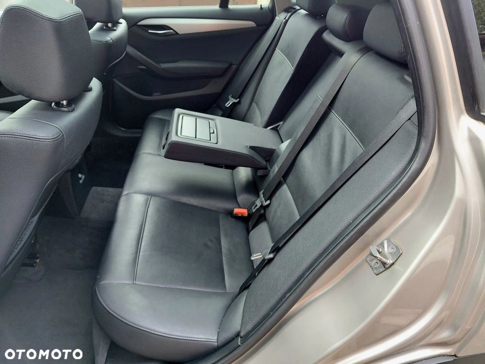 BMW X1 sDrive18i xLine - 16