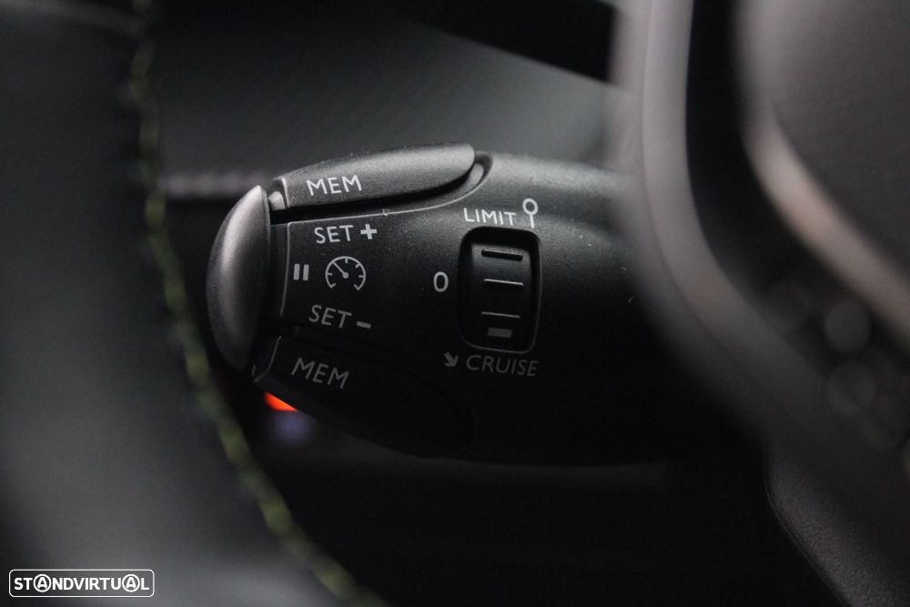 Peugeot 2008 1.5 BlueHDi GT - 12