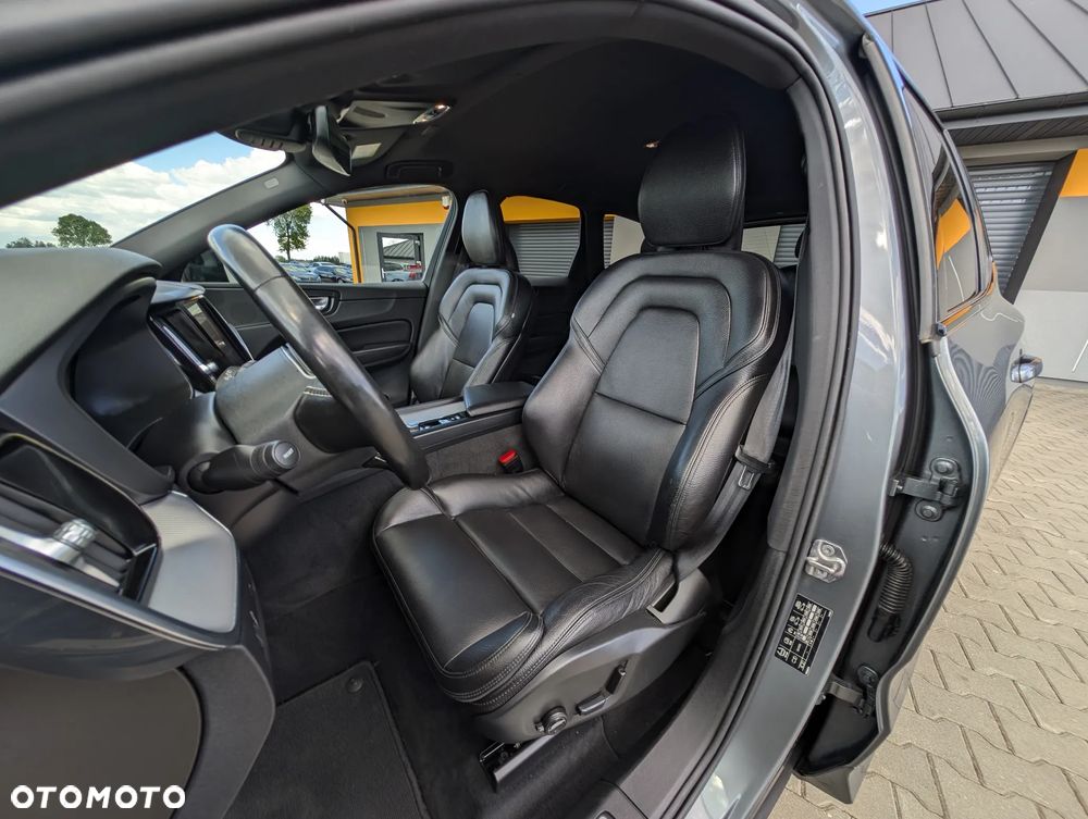 Volvo XC 60 D4 R-Design - 35