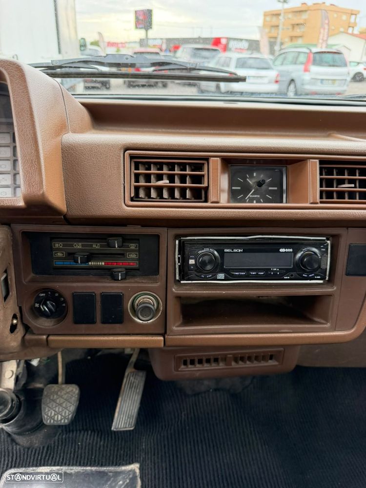 Mazda E 2200 - 19