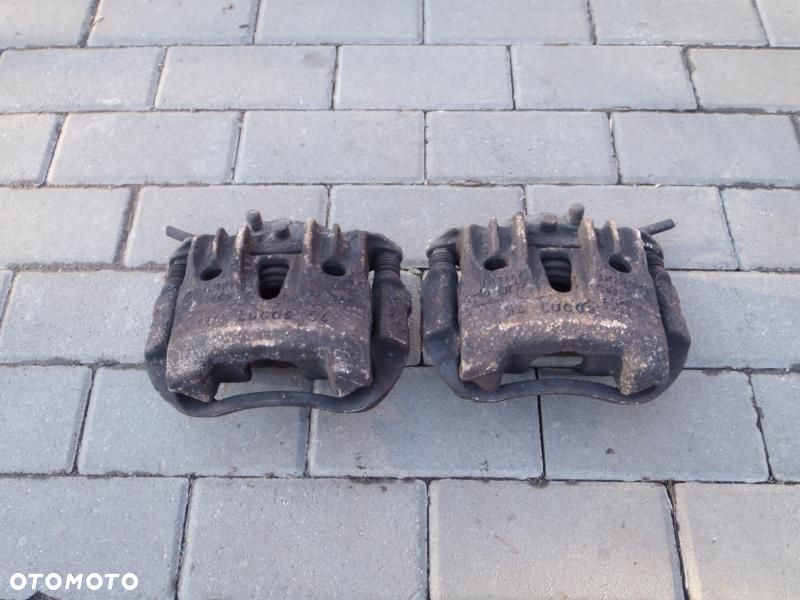 VW T4 ZACISK HAMULCOWY PRAWY LEWY PRZÓD - 1