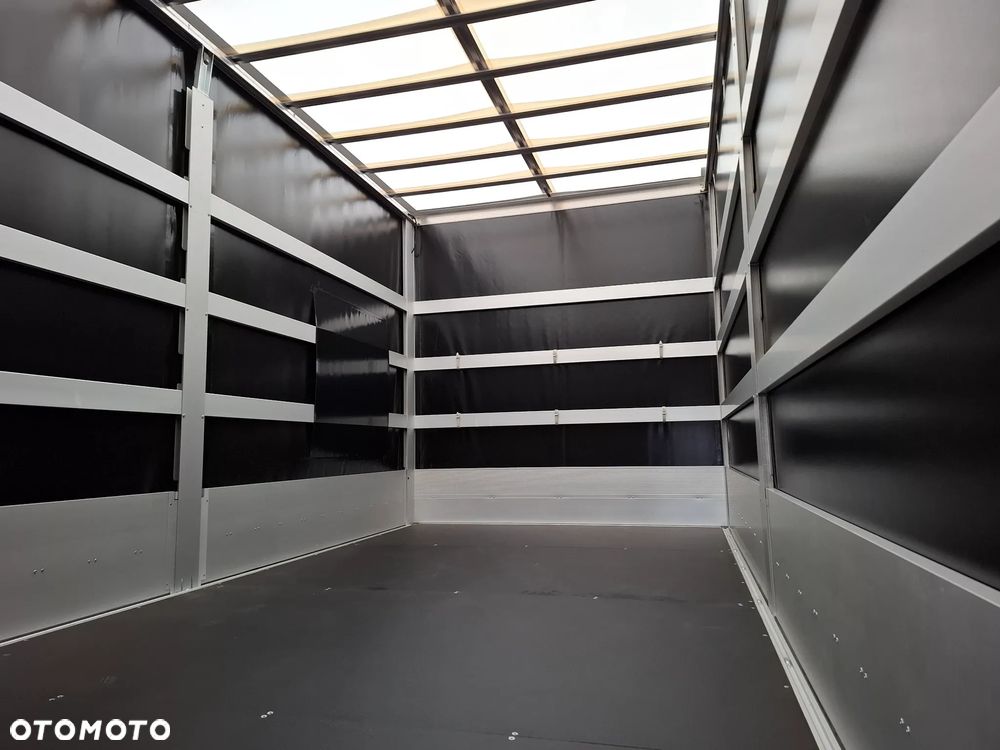 Mercedes-Benz Sprinter - 22