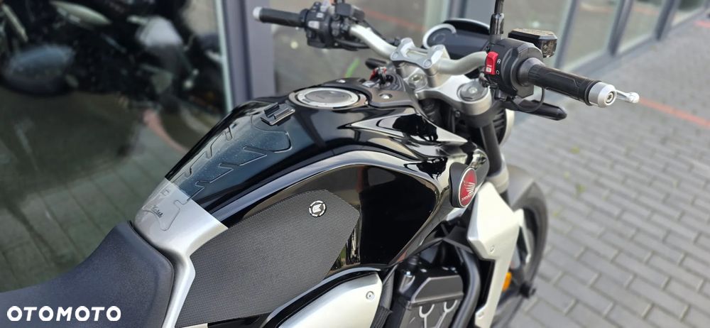 Honda CB - 15