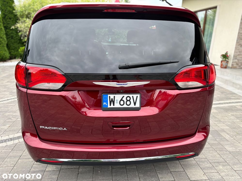 Chrysler Pacifica - 4
