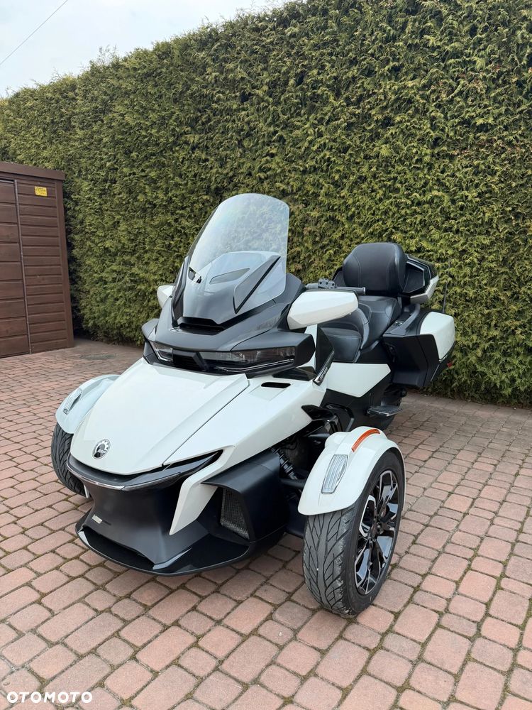 Can-Am Spyder - 2