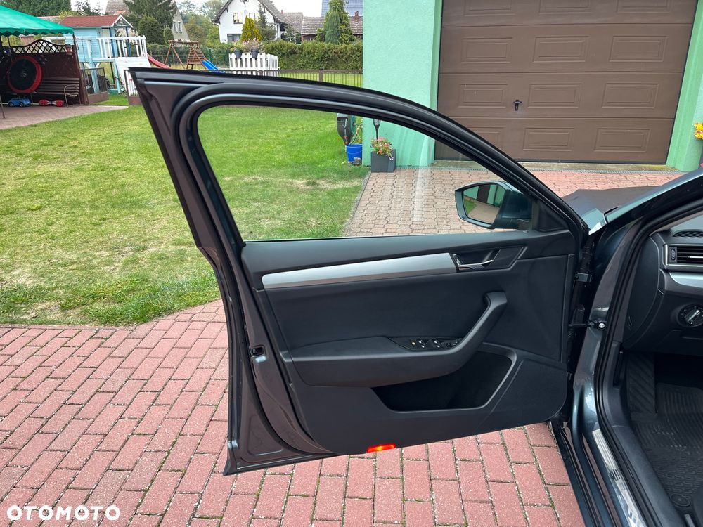 Skoda Superb 2.0 TDI DSG Ambition - 19
