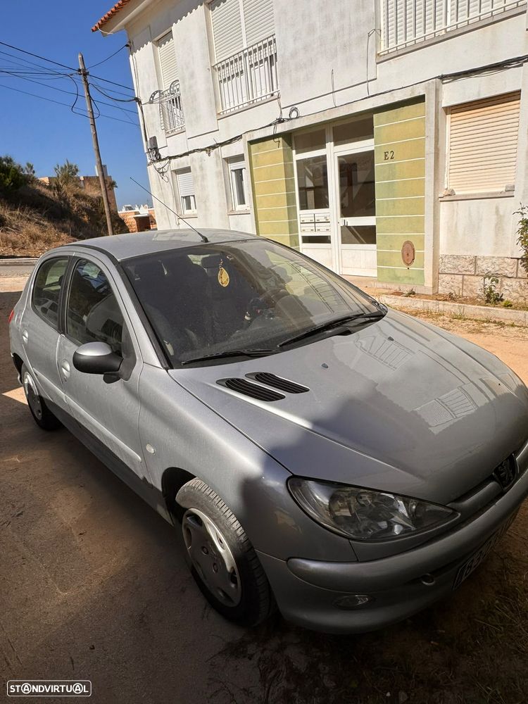 Peugeot 206 2003 photo 4