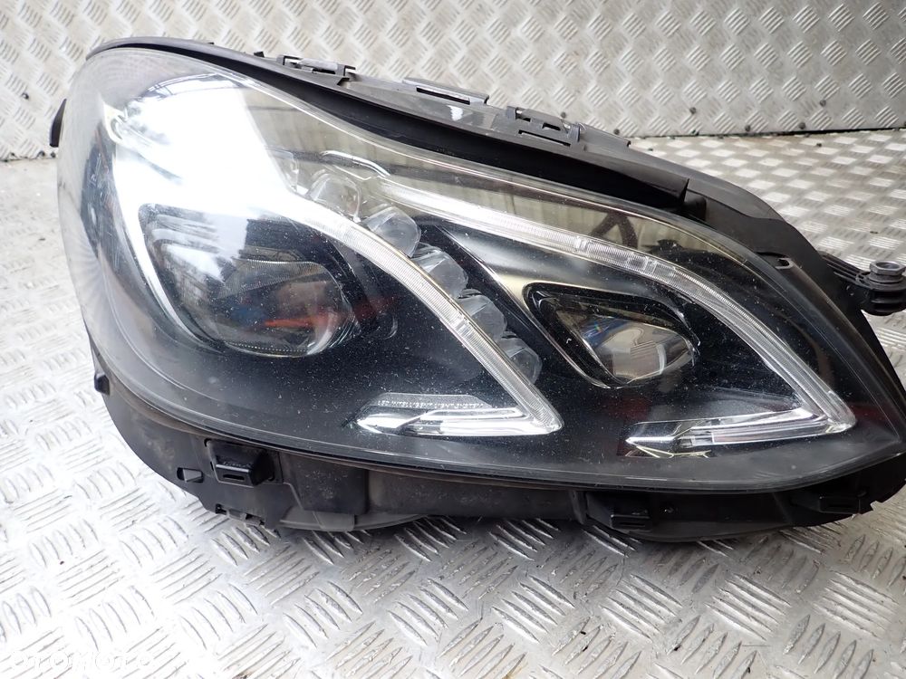 LAMPA PRAWY PRZÓD MERCEDES W212 FULL LED ILS  A2129063003 - 2