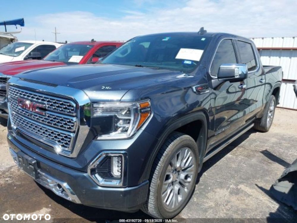 GMC Sierra - 2